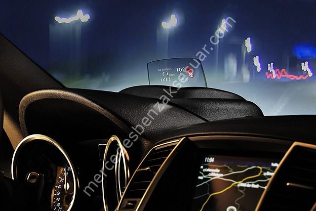 Mercedes Benz Head-up-Display Kiti