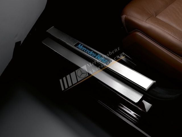 Mercedes Benz Işıklı Krom Eşik Kaplaması 4 Kapı