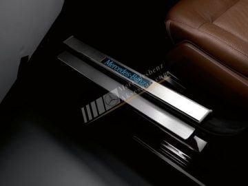 Mercedes Benz Işıklı Krom Eşik Kaplaması 4 Kapı
