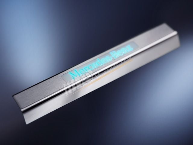 Mercedes Benz Gri Işıklı Tip Eşik Folyosu