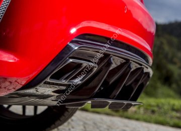 A45 AMG aerodinamik diffizör ve egzoz uçları