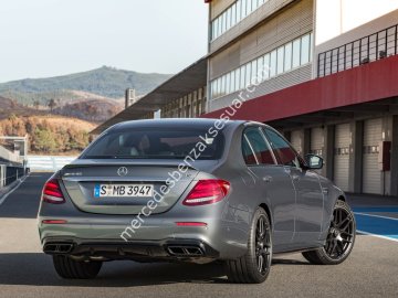 AMG E63 Görünüm paketi