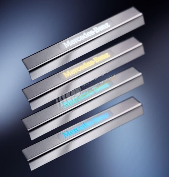 Mercedes Benz Krom Kapı Eşik Kaplaması Set 2 parça (ışık hariç)